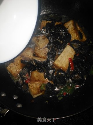木耳烧豆腐的做法步骤：7