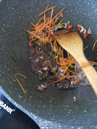 泡椒鸽胗面的做法步骤：10
