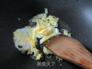 鸭蛋泡菜炒波纹面的做法步骤：5
