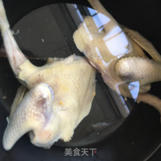 鲍鱼炖鸽子的做法步骤：6