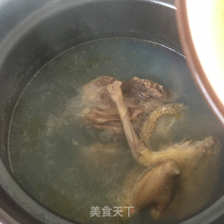 鲍鱼炖鸽子的做法步骤：8