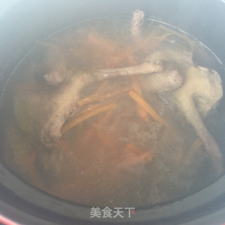 鲍鱼炖鸽子的做法步骤：12