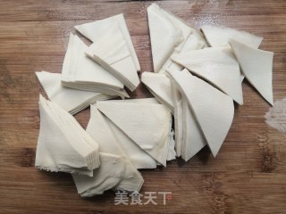 百叶红烧肉的做法步骤：2