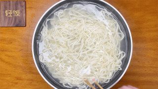 茄丁打卤面丨老人孩子都喜欢，给肉都不换。的做法步骤：8