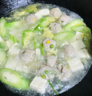 猪肉丸滚汤#汤羹#的做法步骤：7