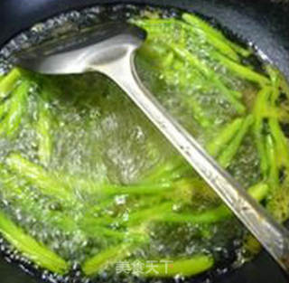 黄花菜拌绿豆芽的做法步骤：6