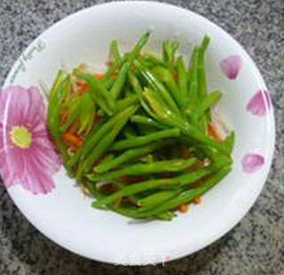 黄花菜拌绿豆芽的做法步骤：7