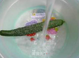 黑木耳腐竹拌青瓜的做法步骤：4