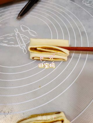 蒸馒头加一物补钙又补铁✅宝宝版芝麻酱花卷《十个月以上婴幼儿辅食》一次发酵法的做法步骤：8