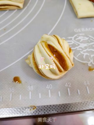 蒸馒头加一物补钙又补铁✅宝宝版芝麻酱花卷《十个月以上婴幼儿辅食》一次发酵法的做法步骤：10