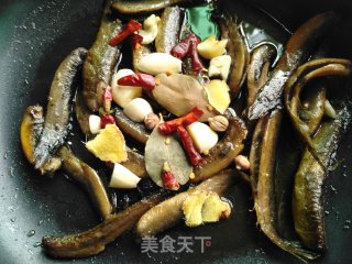 烧泥鳅的做法步骤：5