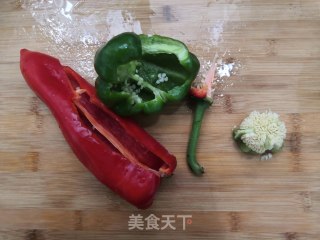 葱香鱿鱼圈的做法步骤：1
