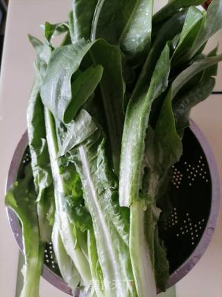 素炒油麦菜的做法步骤：1