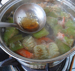 汤羹——鲜虾丝瓜汤的做法步骤：5