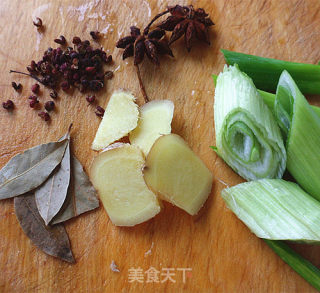 卤水鸡胗鸡爪的做法步骤：2
