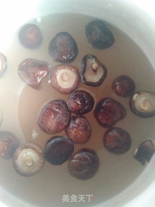 梁山鸡的做法步骤：2