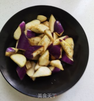 糖醋茄子的做法步骤：3