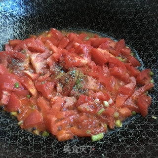 番茄煮巴沙鱼的做法步骤：7