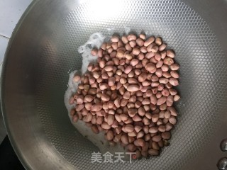 盐焗花生的做法步骤：3
