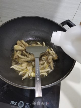 红烧凤爪的做法步骤：3