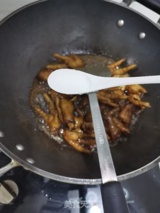红烧凤爪的做法步骤：6