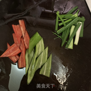 香菇炒肉片的做法步骤：2