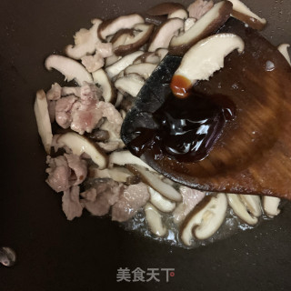 香菇炒肉片的做法步骤：8