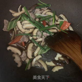 香菇炒肉片的做法步骤：11