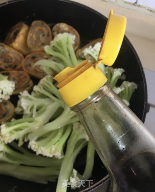 鲮鱼蛋卷炒台山菜花的做法步骤：6
