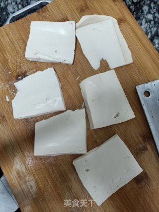 铁板豆腐的做法步骤：1