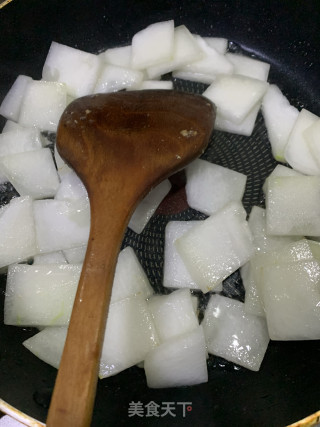 冬瓜炒午餐肉的做法步骤：1