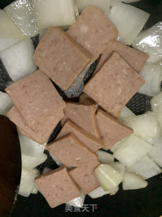 冬瓜炒午餐肉的做法步骤：2