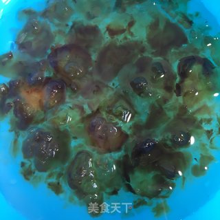 冰糖银耳桃胶羹的做法步骤：2