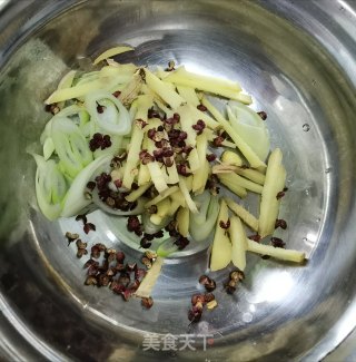 冬瓜丸子汤的做法步骤：1
