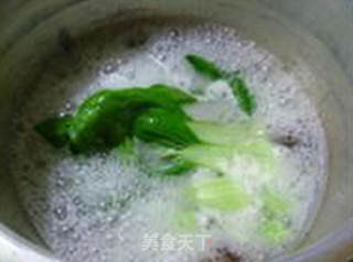 金钱菇青菜猪蹄汤的做法步骤：14