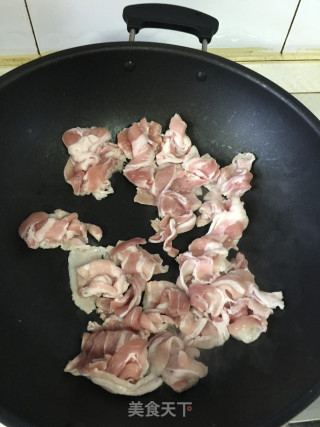 五花肉包饼的做法步骤：1