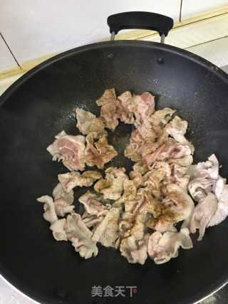 五花肉包饼的做法步骤：3