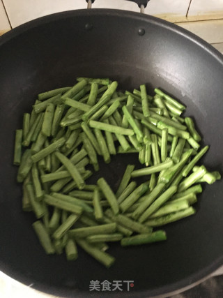 四季豆烧鱼酥的做法步骤：3