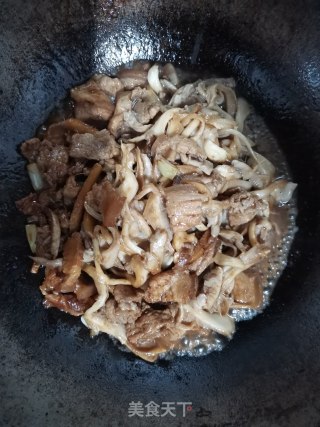 五花肉炒蘑菇的做法步骤：9