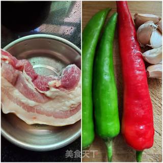 辣椒炒五花肉的做法步骤：1