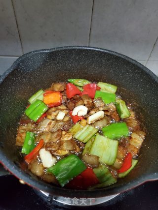辣椒炒五花肉的做法步骤：8