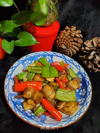辣椒炒五花肉的做法步骤：9