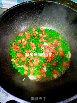 豌豆炒肉  青豆炒肉沫！新鲜豌豆炒鸡肉 ！全家都爱吃的营养简单快手菜！的做法步骤：9