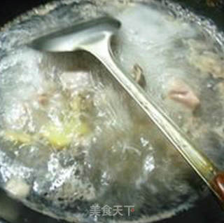 哈密瓜山药排骨汤的做法步骤：10