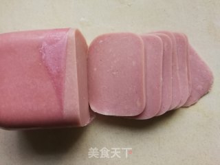 西红柿火腿鸡蛋芝士三明治的做法步骤：1