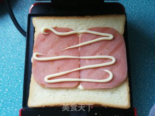 西红柿火腿鸡蛋芝士三明治的做法步骤：8