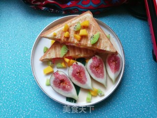 西红柿火腿鸡蛋芝士三明治的做法步骤：12