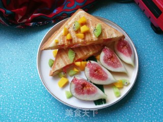 西红柿火腿鸡蛋芝士三明治的做法步骤：13
