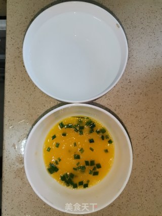 鸡蛋羹的做法步骤：2