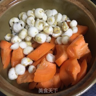 珍珠马蹄骨头汤的做法步骤：2